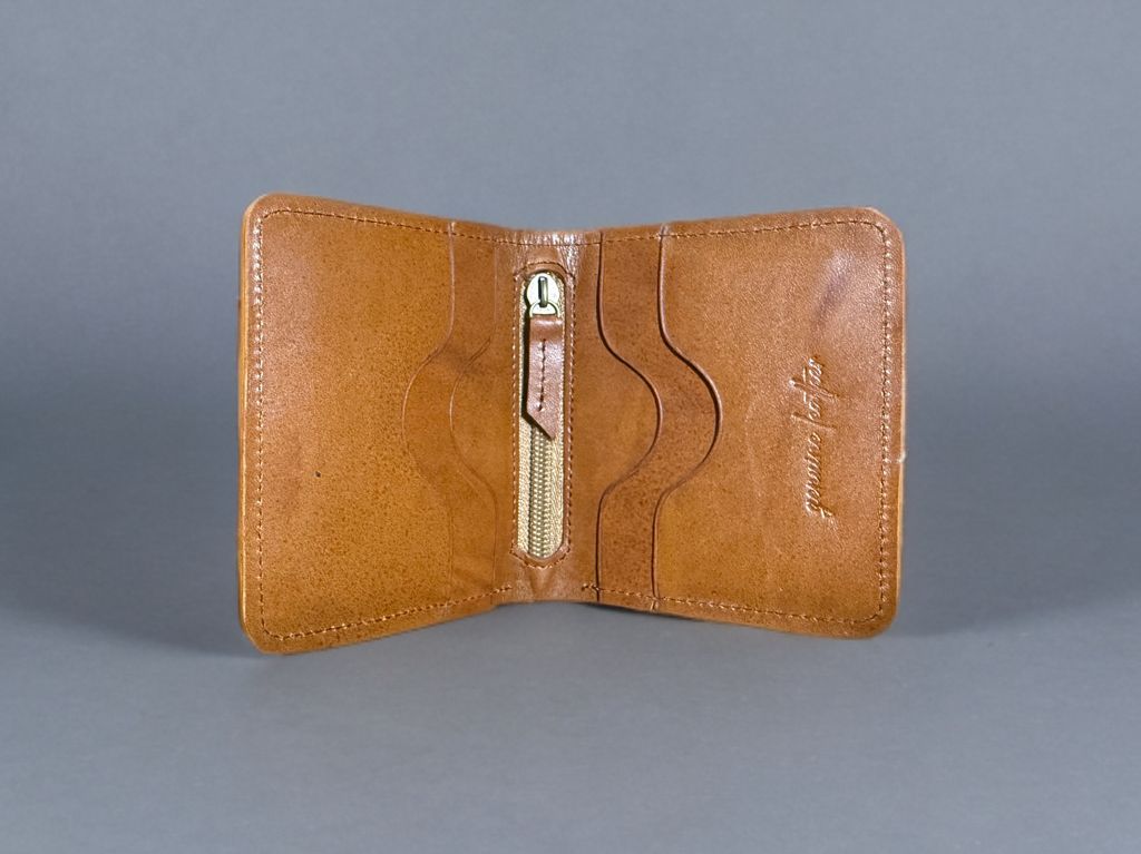 Cartera Signature Zipper